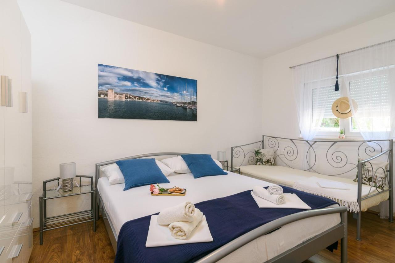 Apartments Mare Trogir Exterior foto