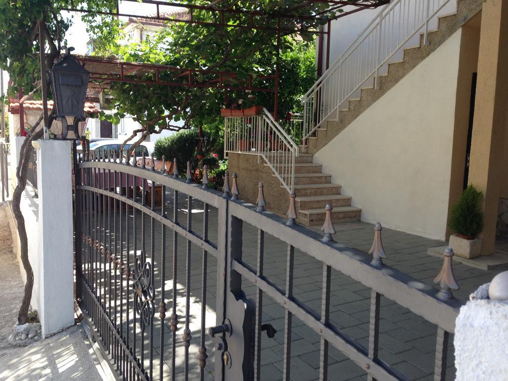 Apartments Mare Trogir Exterior foto