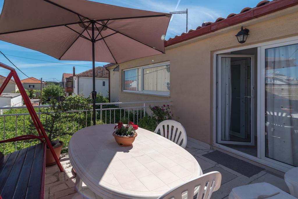 Apartments Mare Trogir Exterior foto